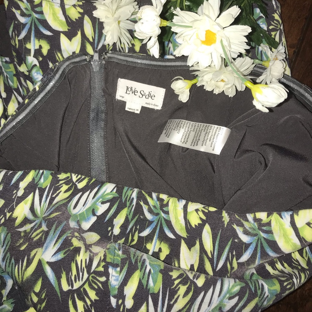UO Love Sadie Tropical Palm Leaf Romper Jumper - Picture 5 of 8